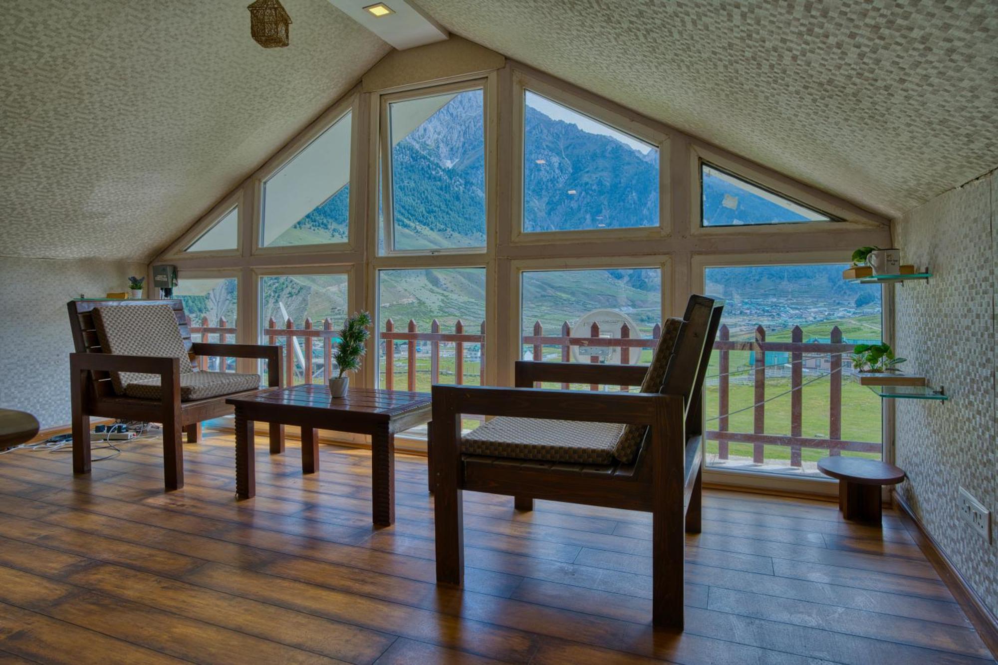 Golden Meadows Hotels & Resorts Sonamarg Exterior photo