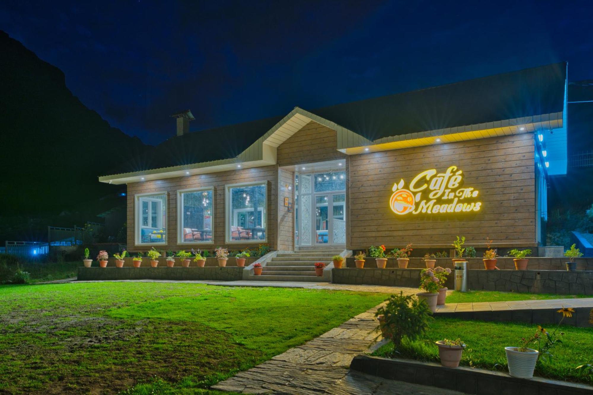 Golden Meadows Hotels & Resorts Sonamarg Exterior photo