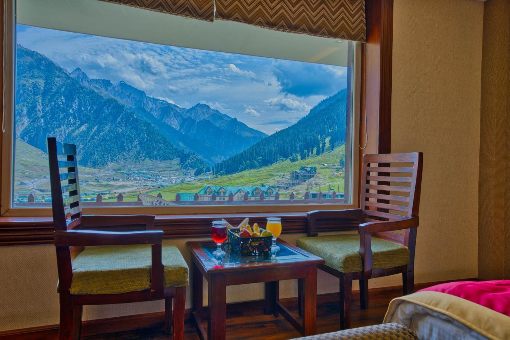 Golden Meadows Hotels & Resorts Sonamarg Exterior photo
